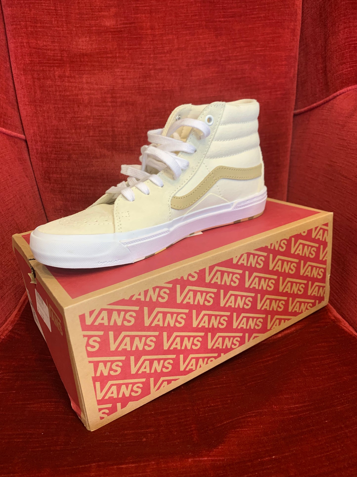 Vans - Bmx Sk8-Hi alte bianco panna con fiore di loto sul tallone