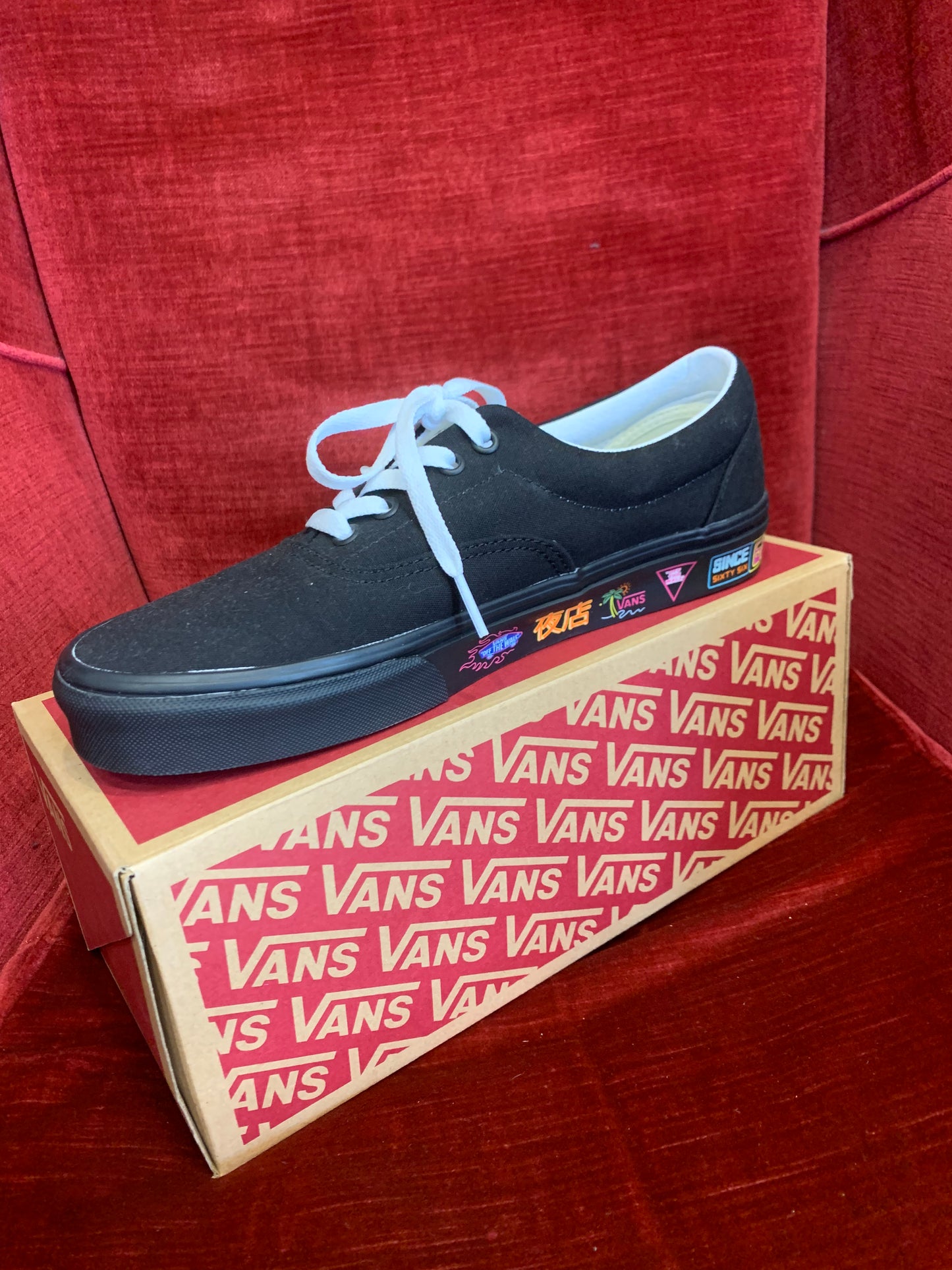 Vans - Era nero con scritte neon